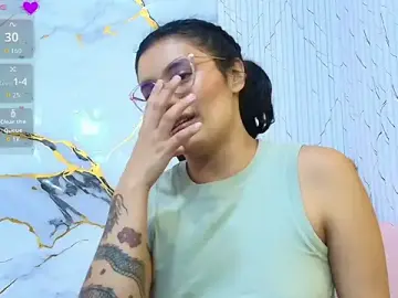 Stripchat Free Porn Cam of PEACHY_TAY