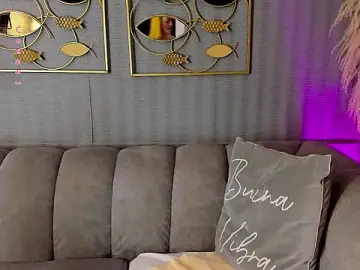Stripchat Free Porn Cam of issys_lam