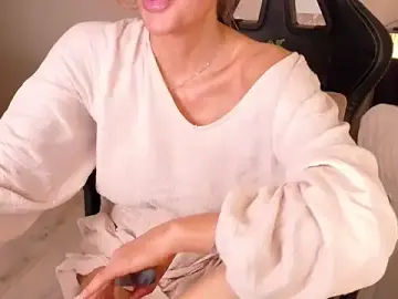 Stripchat Sex Cam of lunavicexxx