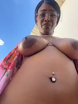 Stripchat Free Live Porn of CocoaLuxeXXX