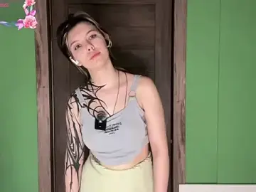 Stripchat Adult Webcam of MadalynNosel