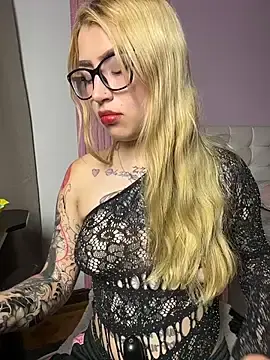 Stripchat Adult Video Chat of PrettyAshley_