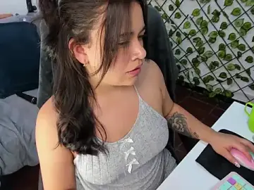 Stripchat Free Live Porn of Amy_hoy69