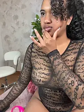 Stripchat Sex Cam of MilaTeenX