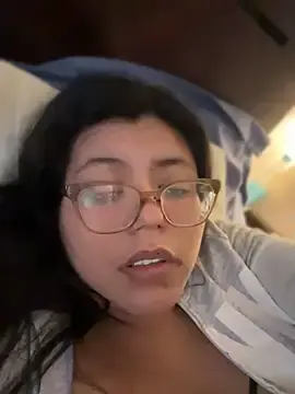 Stripchat Live Sex Cam of karysweetbeaury