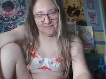 Stripchat Free Porn Cam of Izzylove47