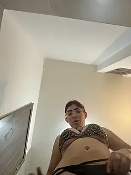 Stripchat Live Porn of MartinaSooler