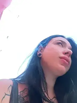 Stripchat Live Sex Cam of AlishaOfThorns