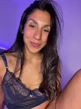 Stripchat Live Sex Cam of MaddyX__
