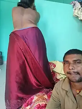 Stripchat Sex Cam of Desicouple1706