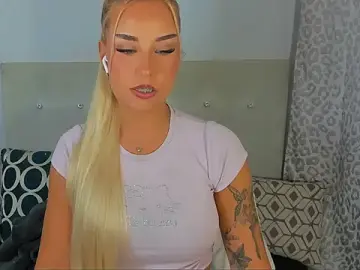 Stripchat Free Porn Cam of KristyHoney