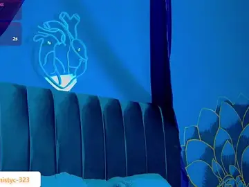 Stripchat Live Sex Cam of Lunamistyc
