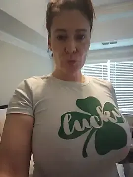 Stripchat Adult Webcam of HollyTattoo