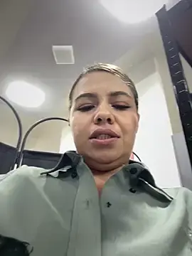 Stripchat Live Sex of Ariana-07