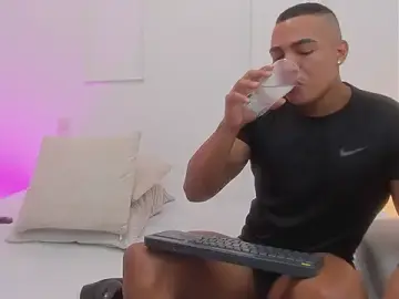 Stripchat Sex Cam of christiansex01