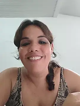 Stripchat Live Sex of Bellapotencia1985