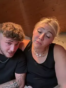 Stripchat Sex Cam of LeonundLisaxxx