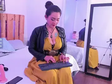 Stripchat Free Live Porn of emily_amaya