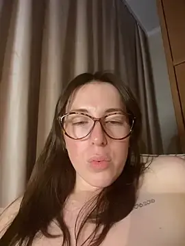 Stripchat Free Porn Cam of MommmyYummy
