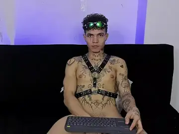 Stripchat Free Porn Cam of john_mystic