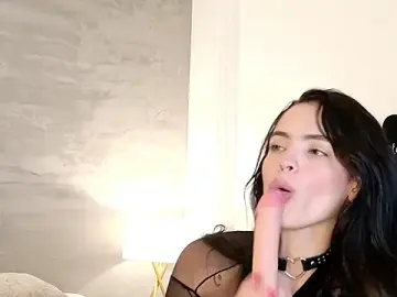 Stripchat Free Live Porn of vanika_ray