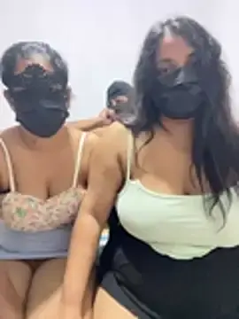 Stripchat Live Sex Cam of Savi-SL