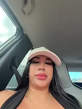 Stripchat Sex Cam of kiim_taaylor