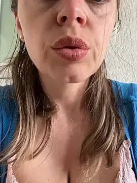 Stripchat Free Porn Cam of ladywithbigass