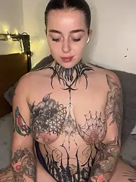 Stripchat Live Sex Cam of lucycoxxoxo