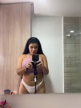 Stripchat Adult Video Chat of Issane_Peru
