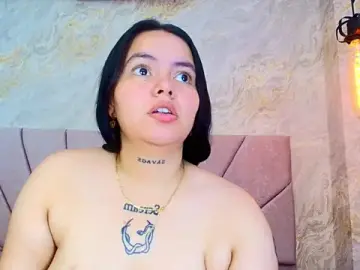 Stripchat Live Sex Cam of Mia_candy_0