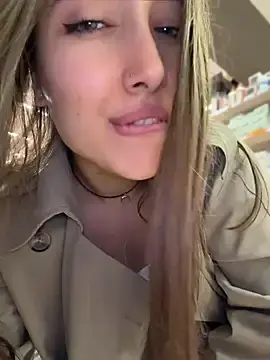Stripchat Free Porn Cam of ICrazyOneIRL