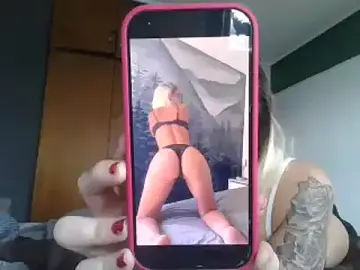 Stripchat Adult Webcam of lolalatinaa