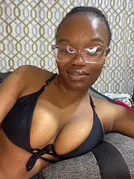 Stripchat Best live sex cam show of YummyMelanin117