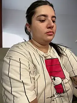 Stripchat Sex Cam of horny_roomiess