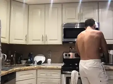 Stripchat Sex Cam of BigGuyMuscle