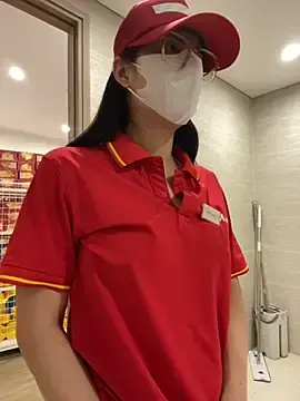 Stripchat Sex Cam of Sneaky_Cumshoot