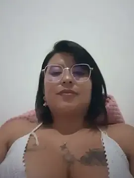 Stripchat Sex Cam of Ivory_Glow