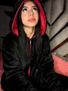 Stripchat Watch Live Sex Cams of Laura-Khalifa