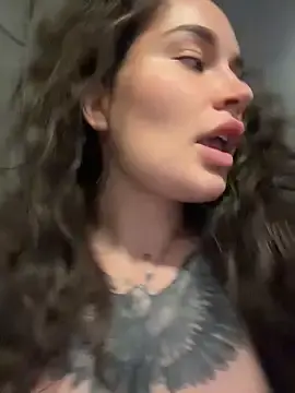 Stripchat Live Sex Cam of TattooGirlAlia