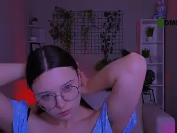 Stripchat Sex Cam of nymira