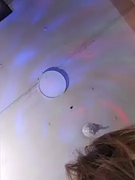 Stripchat Free Porn Cam of geeniieontop