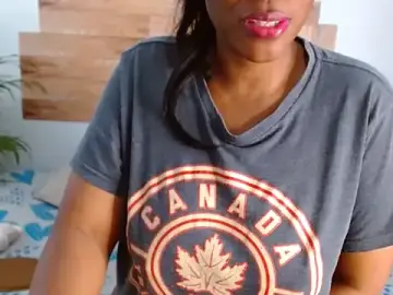 Stripchat Free Live Porn of Nahomy_Tunner