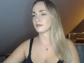 Stripchat Free Live Porn of ScarlettSensitive