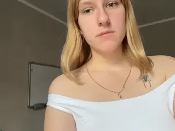 Stripchat Adult Video Chat of RollingSweet