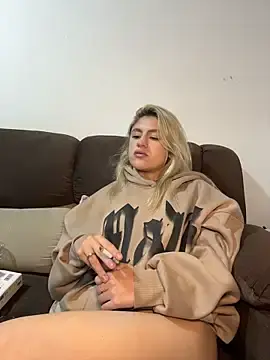 Stripchat Sex Cam of Lia-firee
