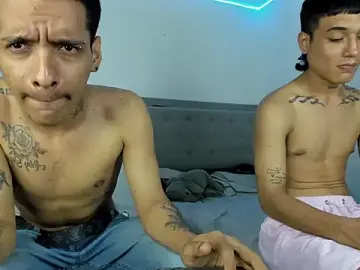 Stripchat Live Sex Cam of twinkDuohot