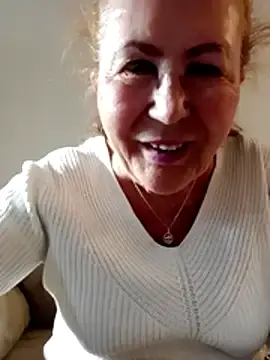 Stripchat Free Live Porn of Hottie-Mom