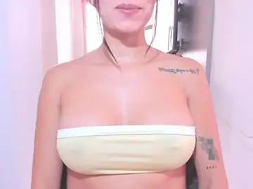 Stripchat Adult Webcam of emillyhills