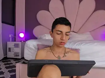 Stripchat Live Sex of NickandAbby_